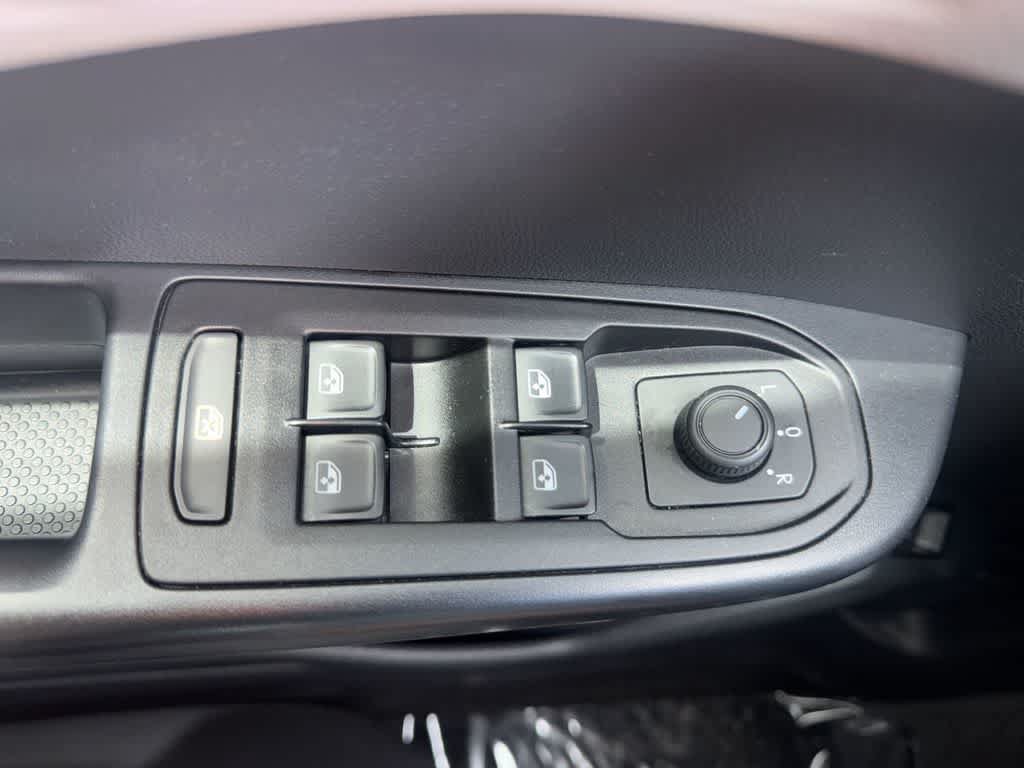 Used 2023 Volkswagen Taos S FWD image 17