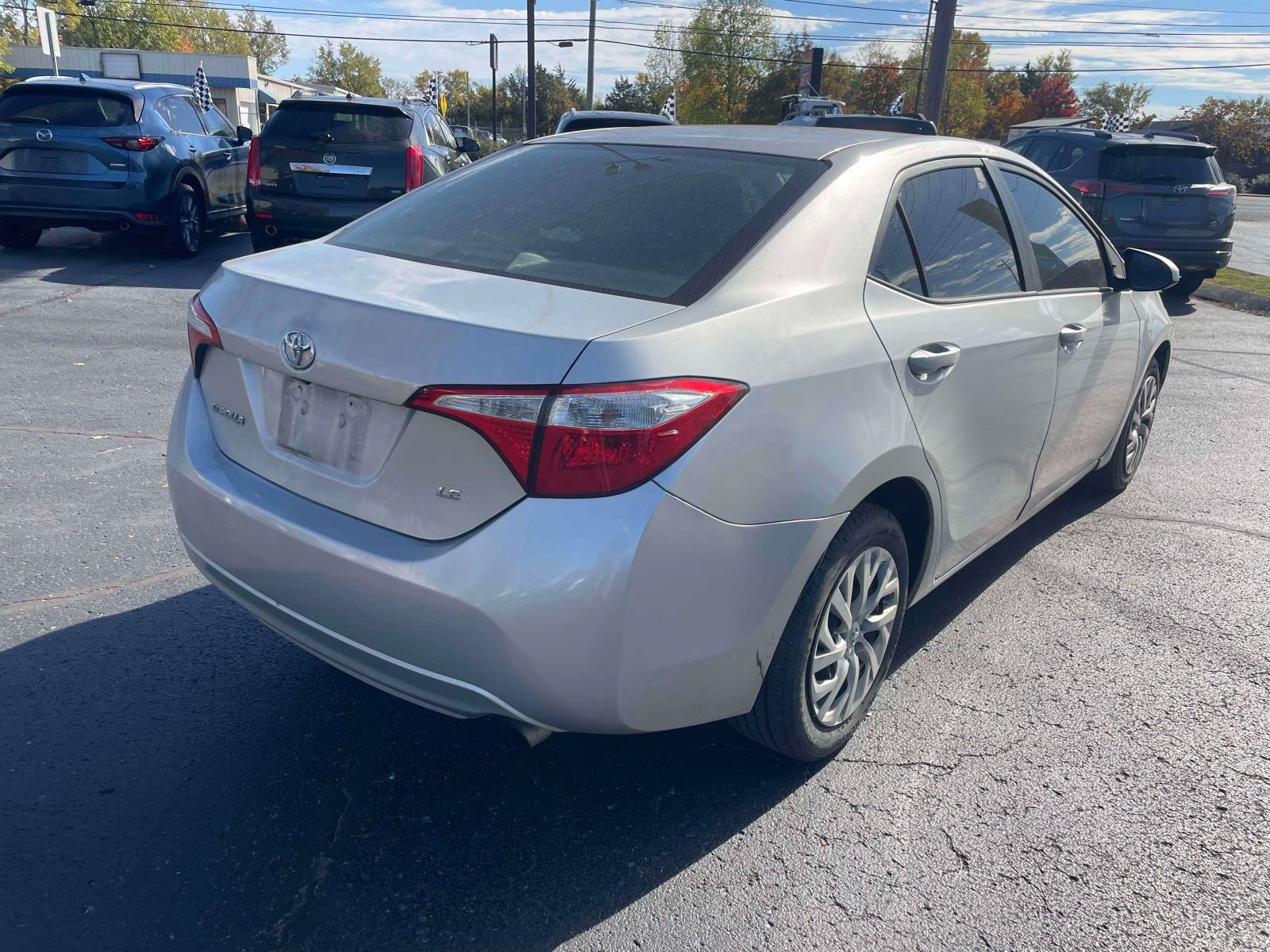 Used 2016 Toyota Corolla LE FWD image 9