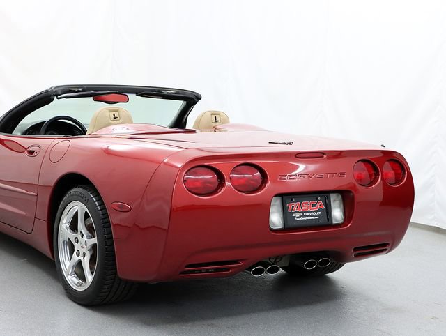 Used 2002 Chevrolet Corvette Convertible w/ Preferred Equipment Group2 image 9