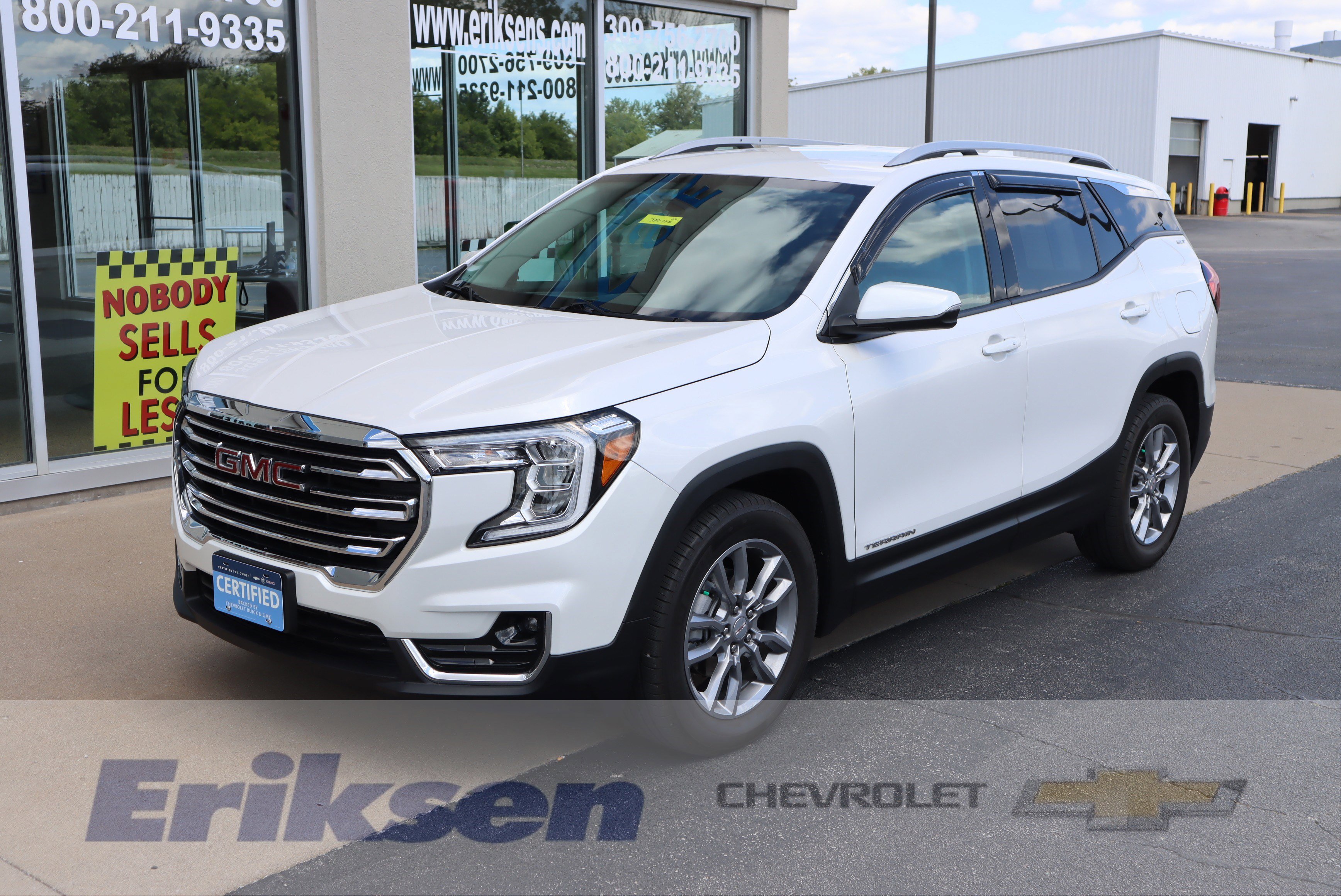 Certified 2022 GMC Terrain SLT w/ LPO, Floor Liner Package image 1