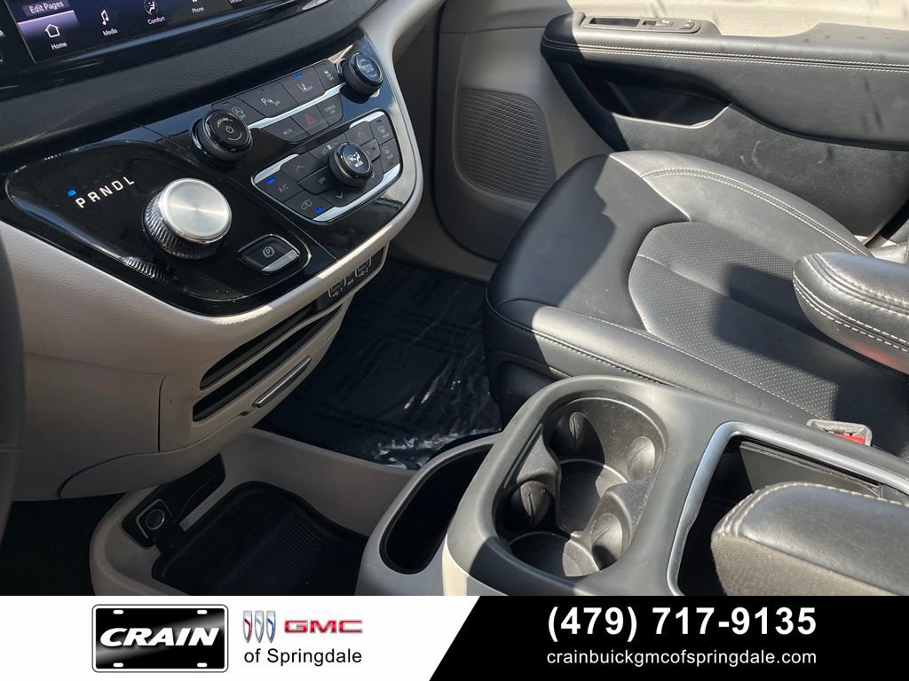 Used 2024 Chrysler Pacifica Touring-L FWD image 20