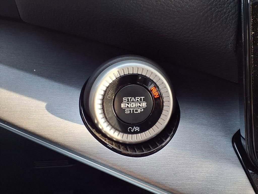 New 2025 Jeep Wagoneer 4WD w/ Convenience Group I image 17