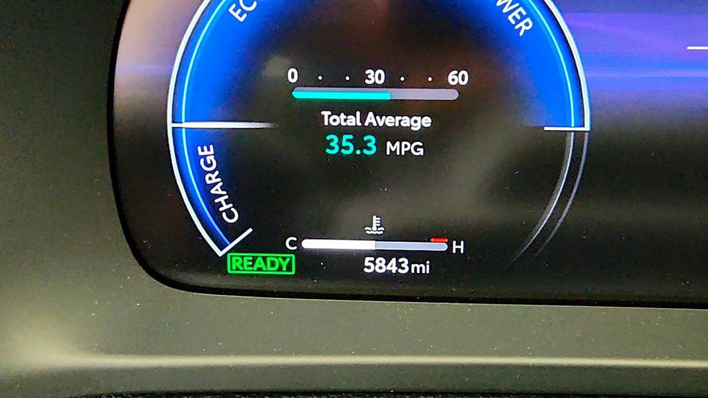 Used 2025 Toyota Crown Signia w/ Advanced Technology Package image 16