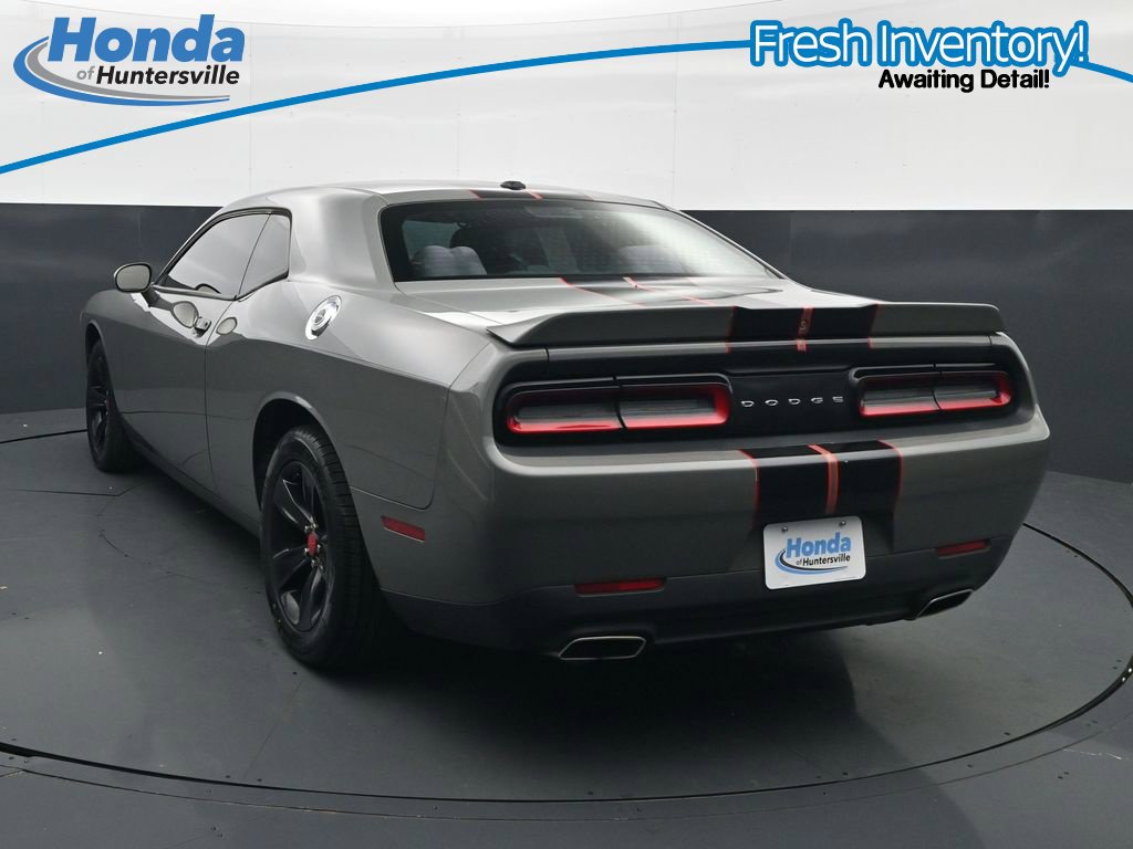 Used 2019 Dodge Challenger SXT RWD image 7