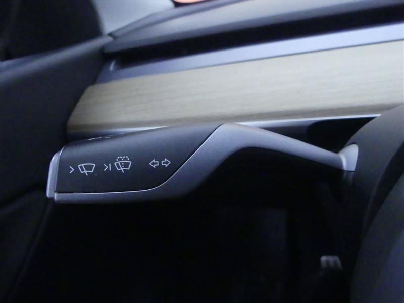 Used 2022 Tesla Model Y Performance AWD/4WD image 17