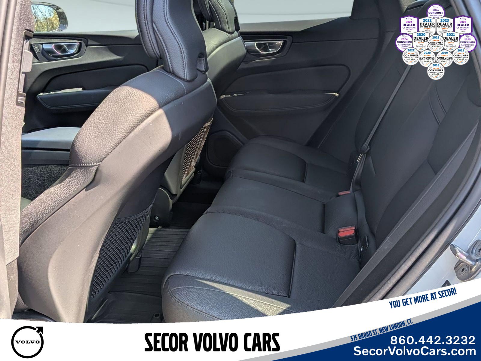 Certified 2024 Volvo XC60 B5 Plus w/ Protection Package Premier AWD/4WD image 16