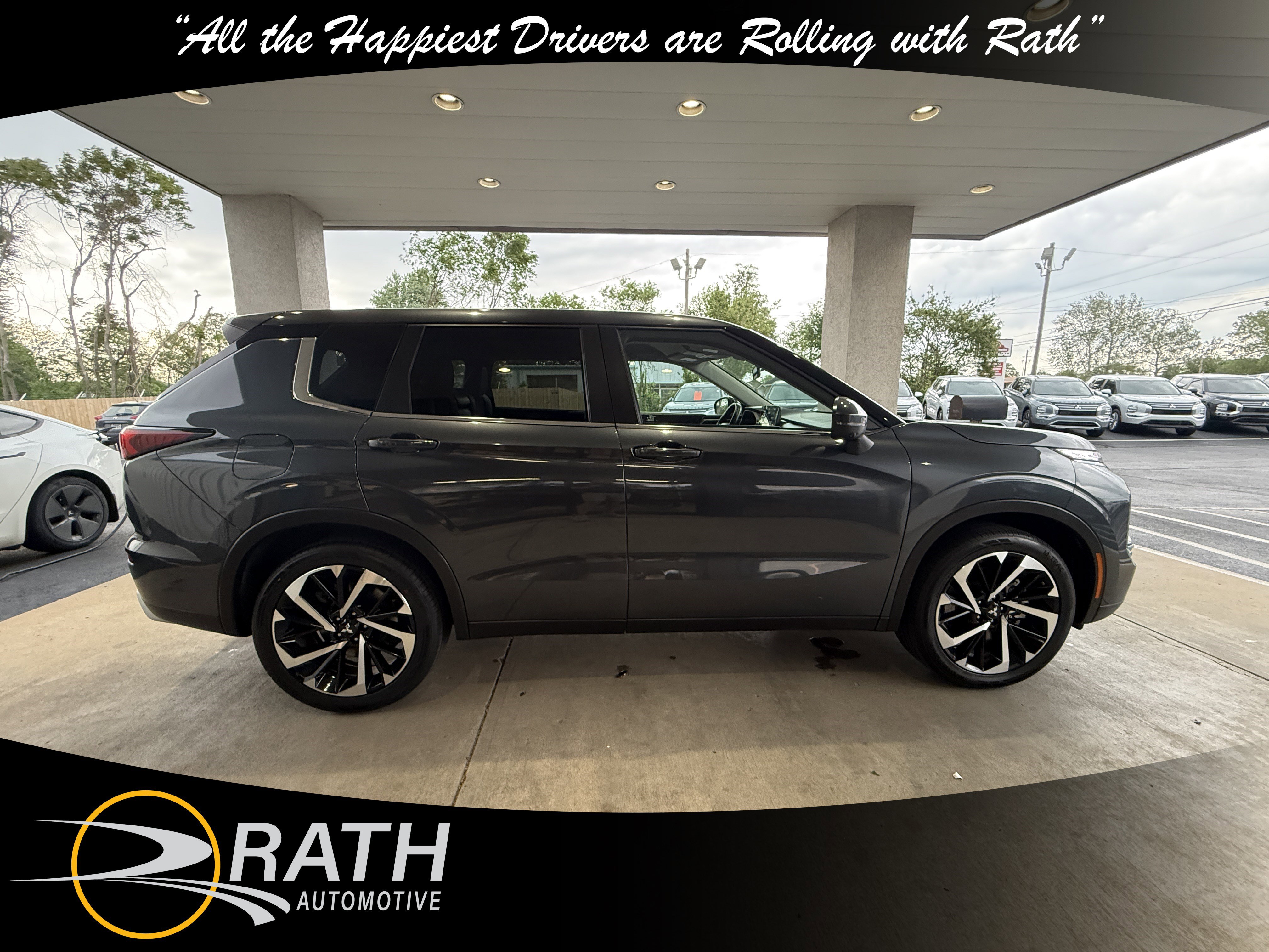 Used 2024 Mitsubishi Outlander SE image 10