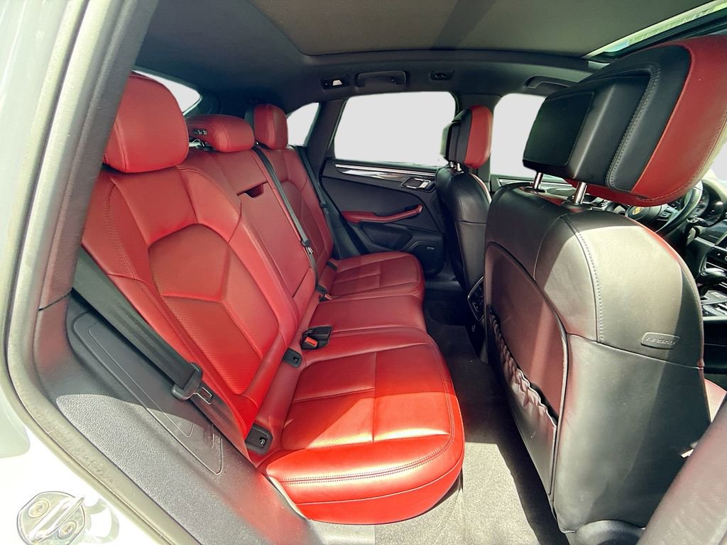 Used 2023 Porsche Macan S AWD/4WD image 28