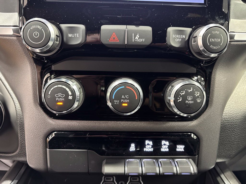 New 2026 RAM 1500 Express AWD/4WD image 23