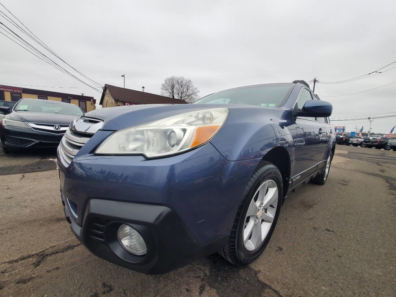 Used 2014 Subaru Outback 2.5i Premium AWD/4WD image 1