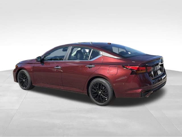 Used 2025 Nissan Altima 2.5 SV w/ SV Special Edition Package FWD image 3