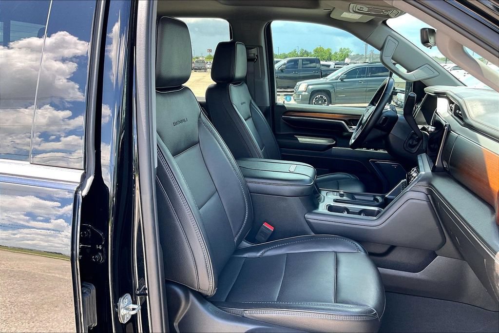 Used 2024 GMC Sierra 3500 Denali w/ Denali Reserve Package AWD/4WD image 30