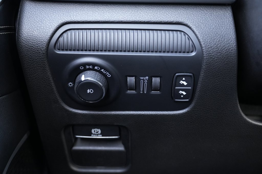 Used 2023 Jeep Wagoneer L Series II image 49