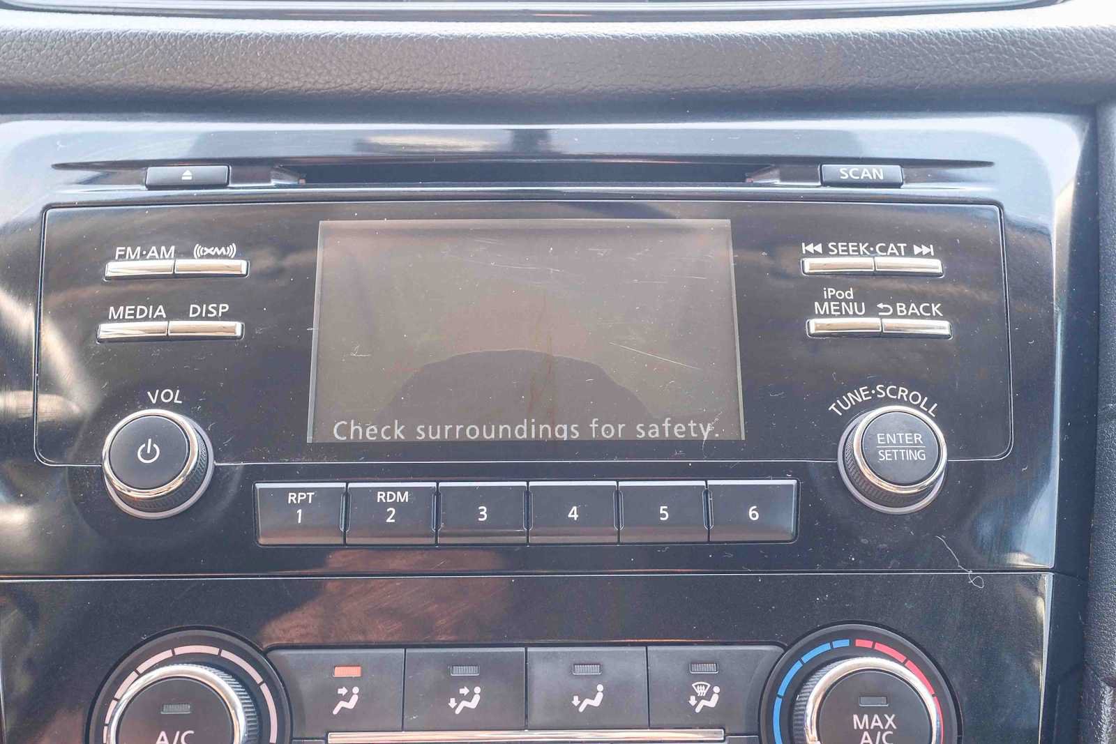 Used 2017 Nissan Rogue S AWD/4WD image 24