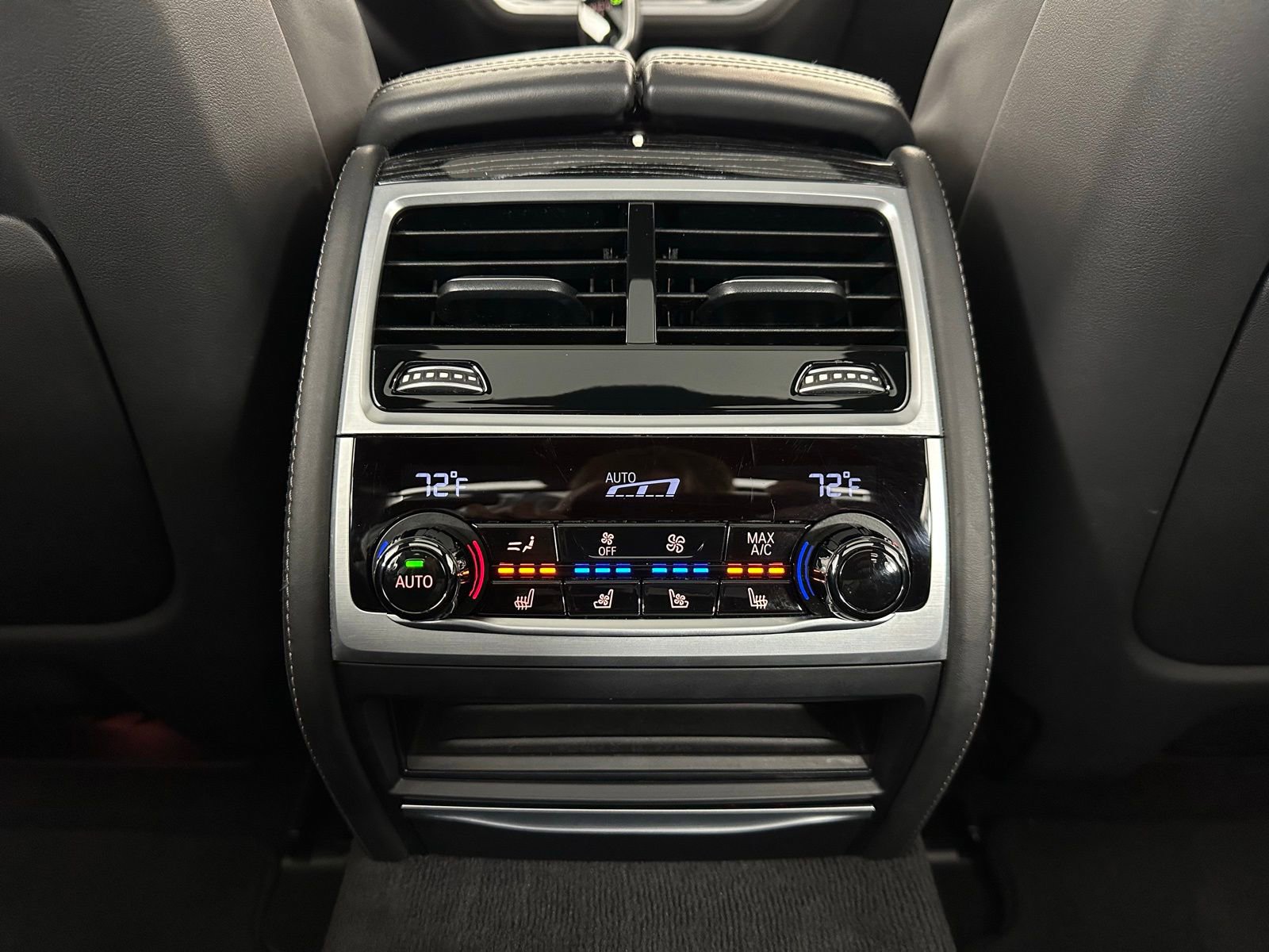 Used 2021 BMW 750i xDrive w/ Luxury Rear Seating Package image 34