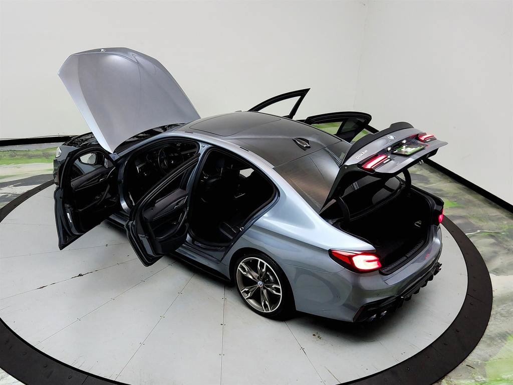 Used 2020 BMW M550i xDrive AWD/4WD image 40
