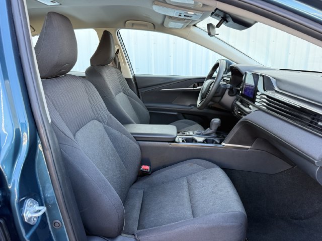 Used 2025 Toyota Camry LE FWD image 28