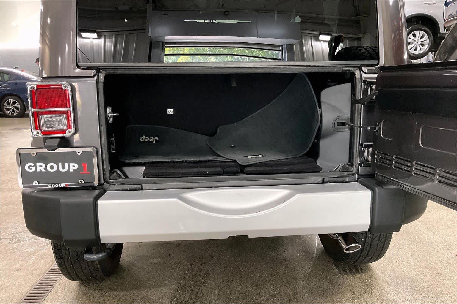 Used 2014 Jeep Wrangler Sahara AWD/4WD image 33