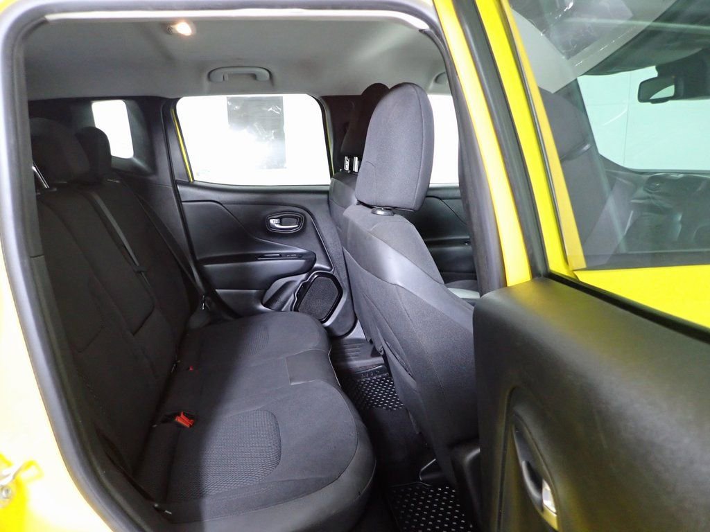 Used 2018 Jeep Renegade Altitude image 30