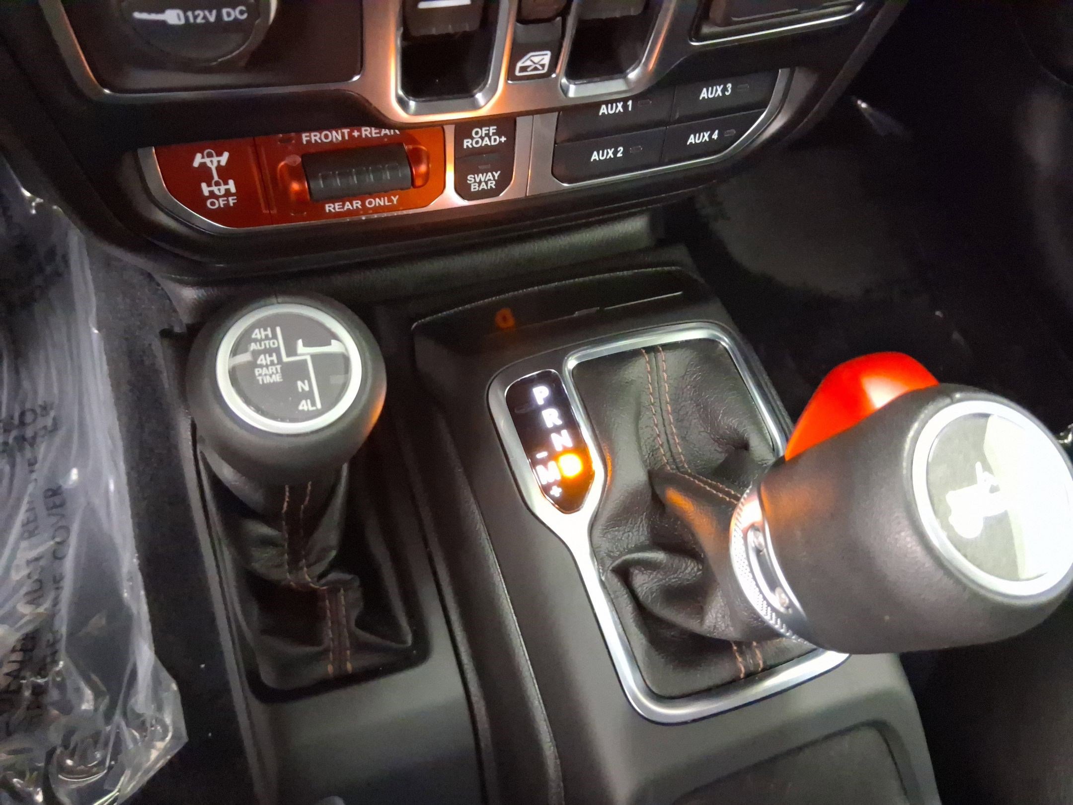 Used 2022 Jeep Wrangler Unlimited Rubicon w/ Xtreme Recon 35" Tire Package image 16