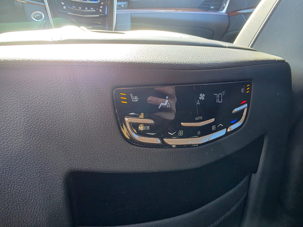 Used 2020 Cadillac Escalade Luxury image 6