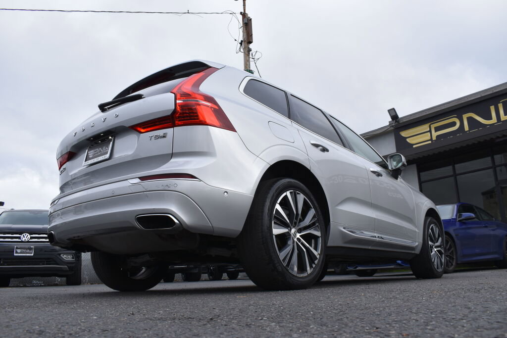 Used 2018 Volvo XC60 T8 Inscription w/ Vision Package image 7