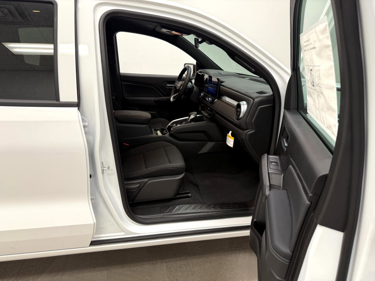 New 2025 Chevrolet Colorado LT w/ Advanced Trailering Package image 24