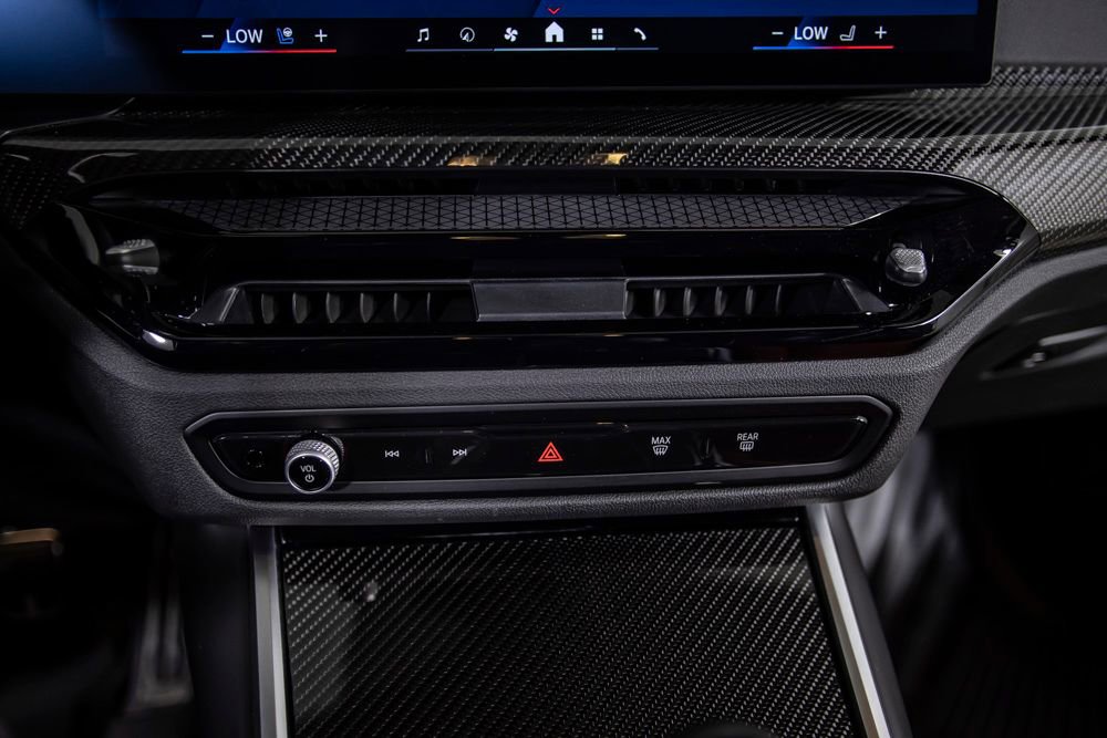 Used 2025 BMW M4 Coupe w/ Executive Package image 34