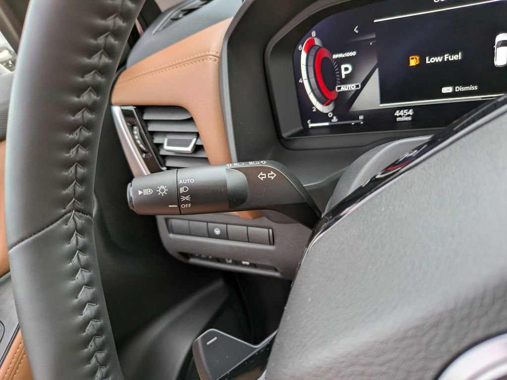 Used 2025 Nissan Rogue Platinum AWD/4WD image 35
