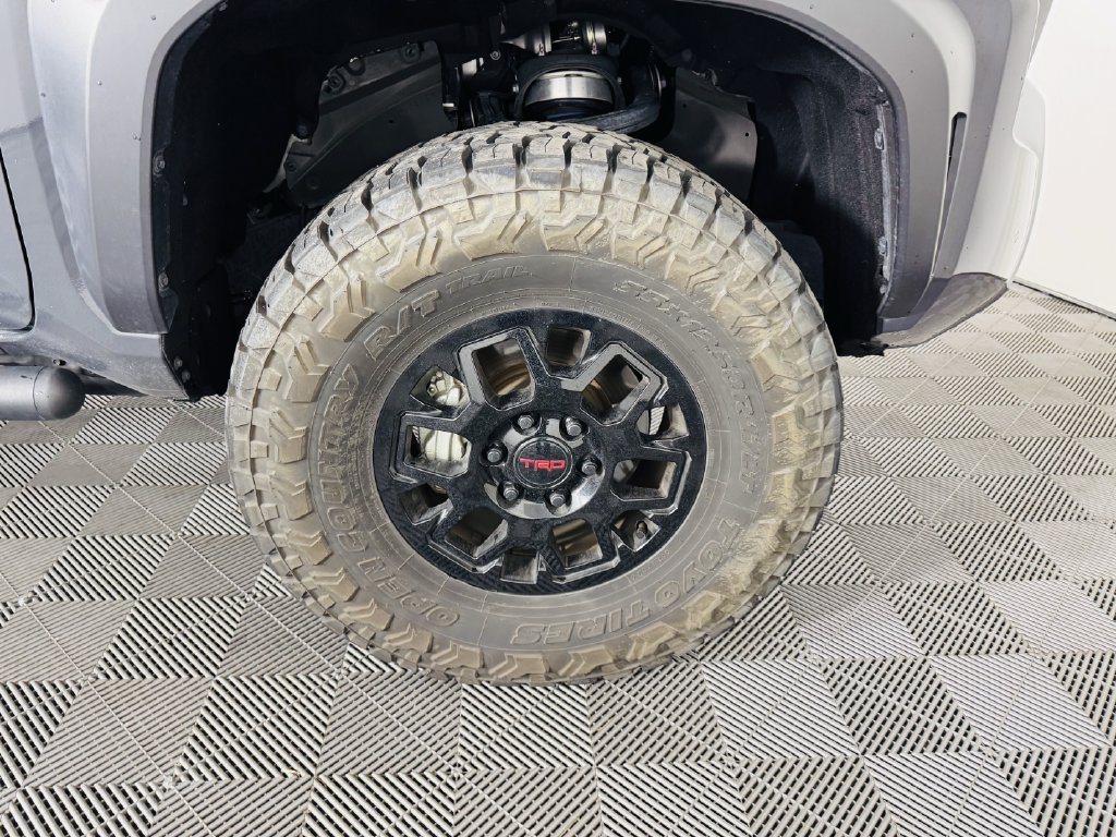 Used 2024 Toyota Tacoma TRD Off-Road w/ TRD Off Road Upgrade Package AWD/4WD image 26