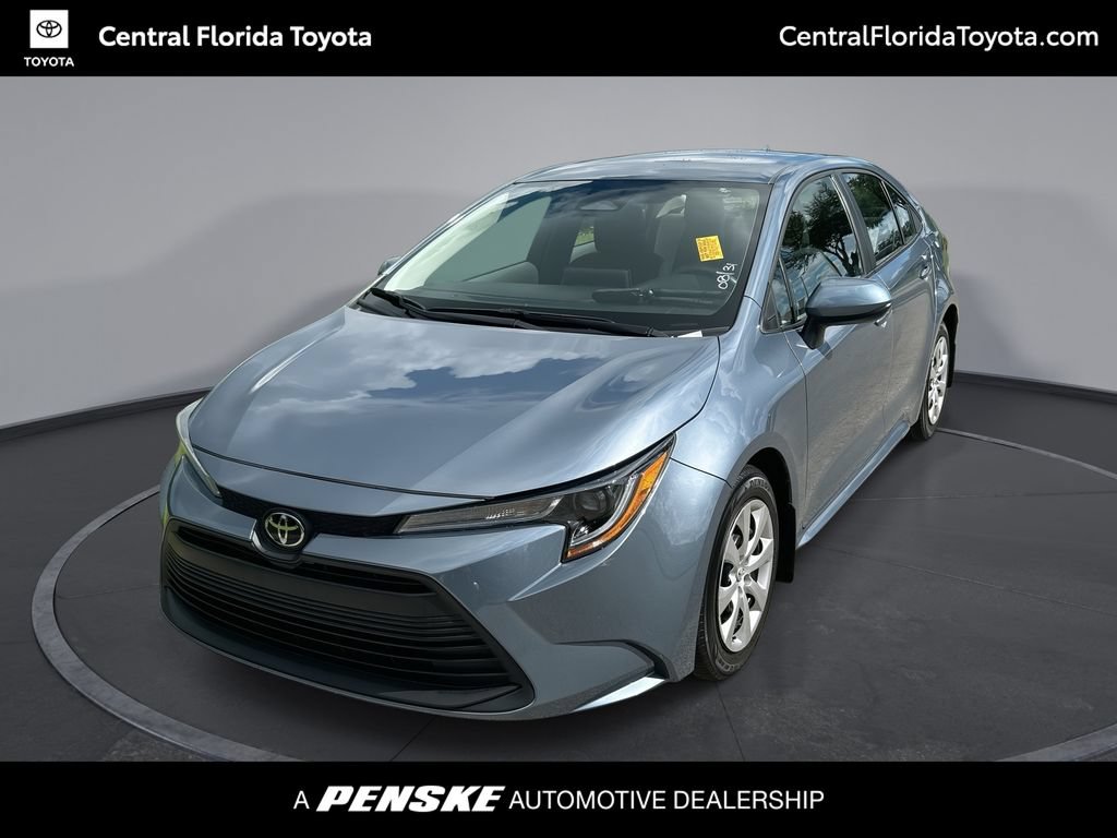 Used 2025 Toyota Corolla LE FWD image 1