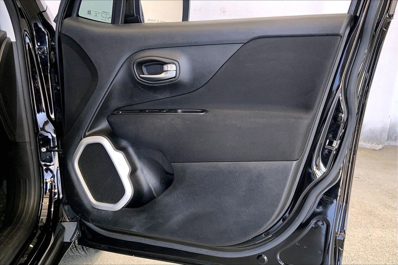 Used 2020 Jeep Renegade Latitude image 26