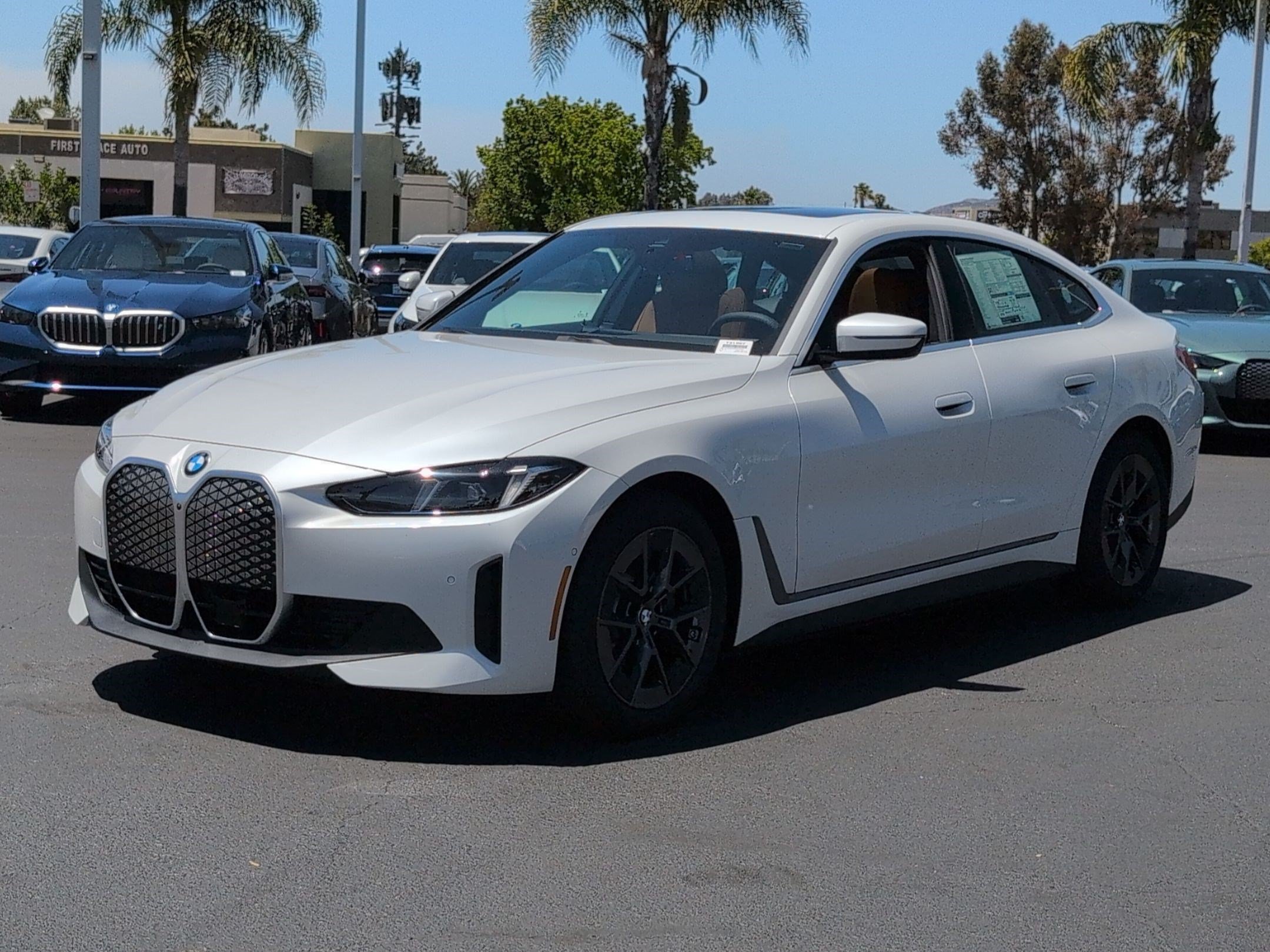 New 2026 BMW i4 eDrive40 w/ Parking Assistance Package RWD image 5