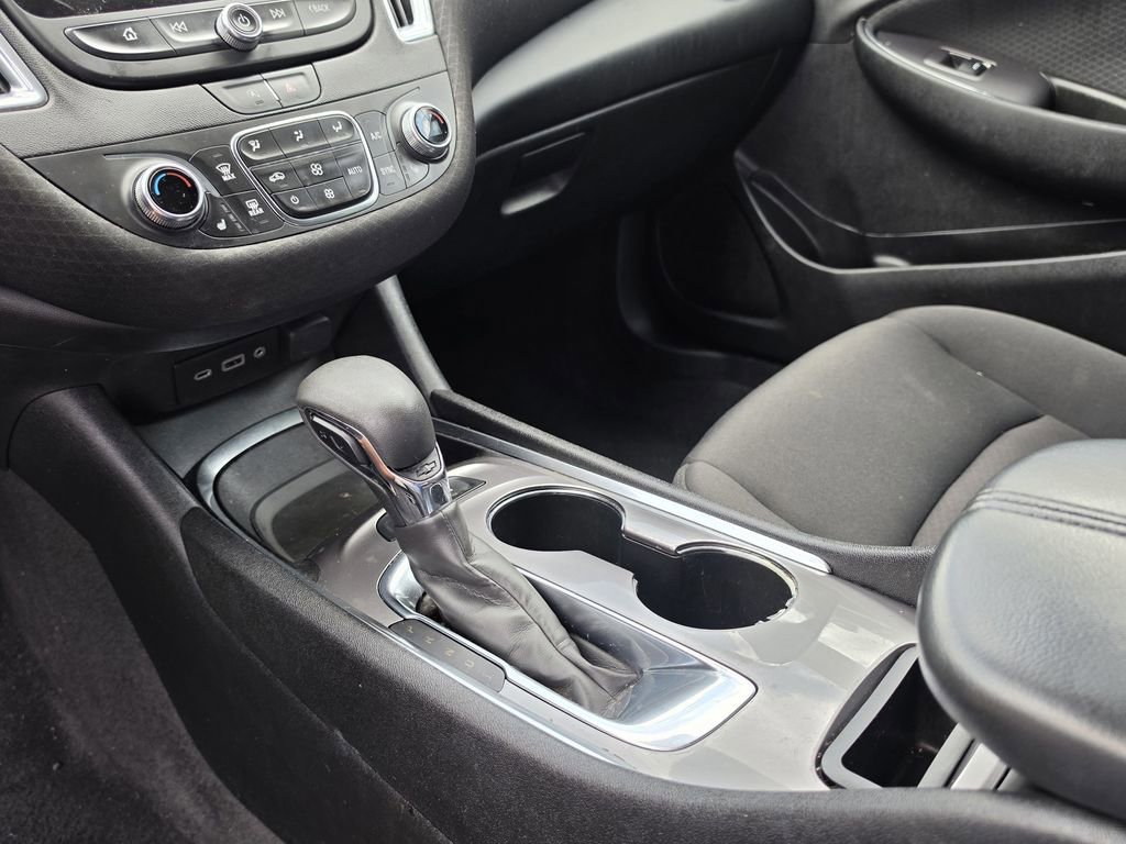 Used 2021 Chevrolet Malibu LT FWD image 31