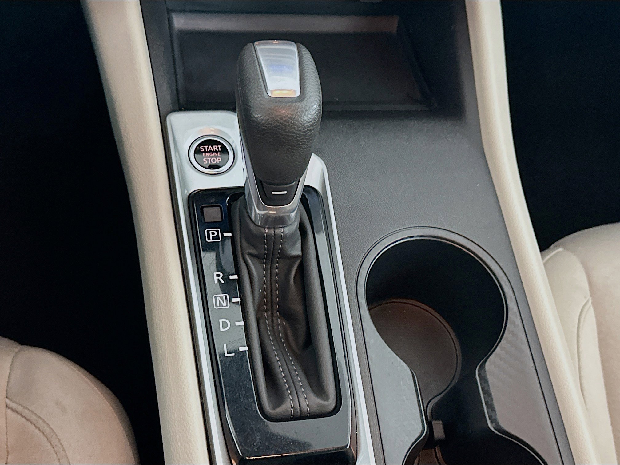 Used 2025 Nissan Altima 2.5 SV image 24