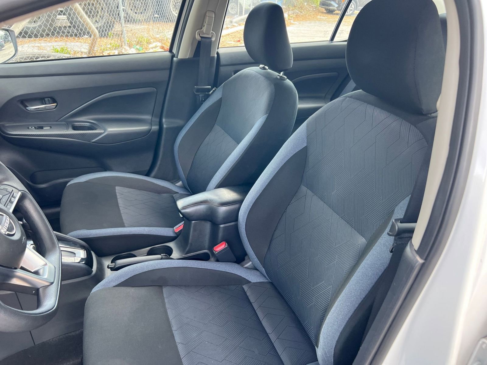 Used 2025 Nissan Versa SV FWD image 32