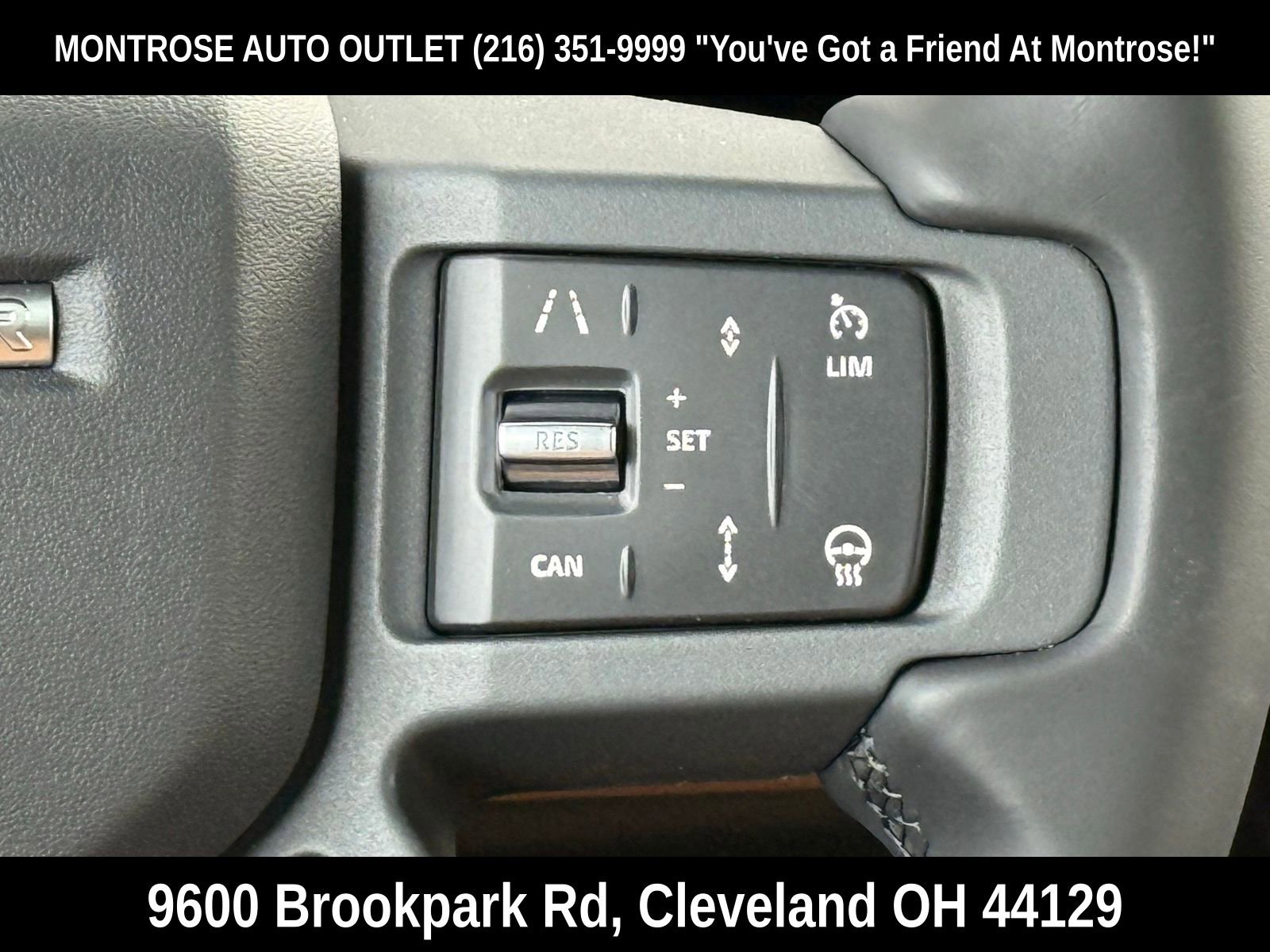 New 2026 Land Rover Defender 130 X-Dynamic SE image 33