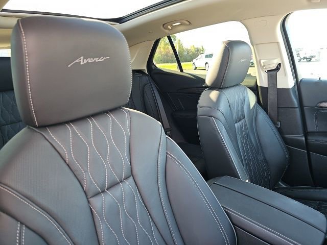 Used 2023 Buick Envision Avenir image 32