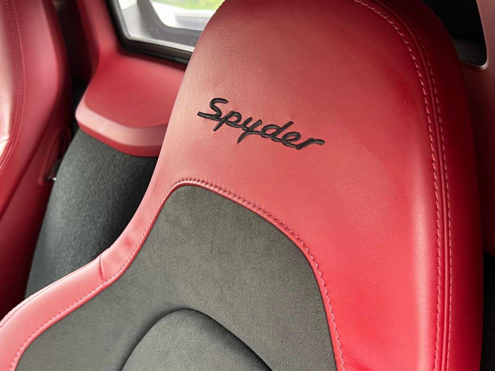 Certified 2021 Porsche 718 Boxster Spyder RWD image 30