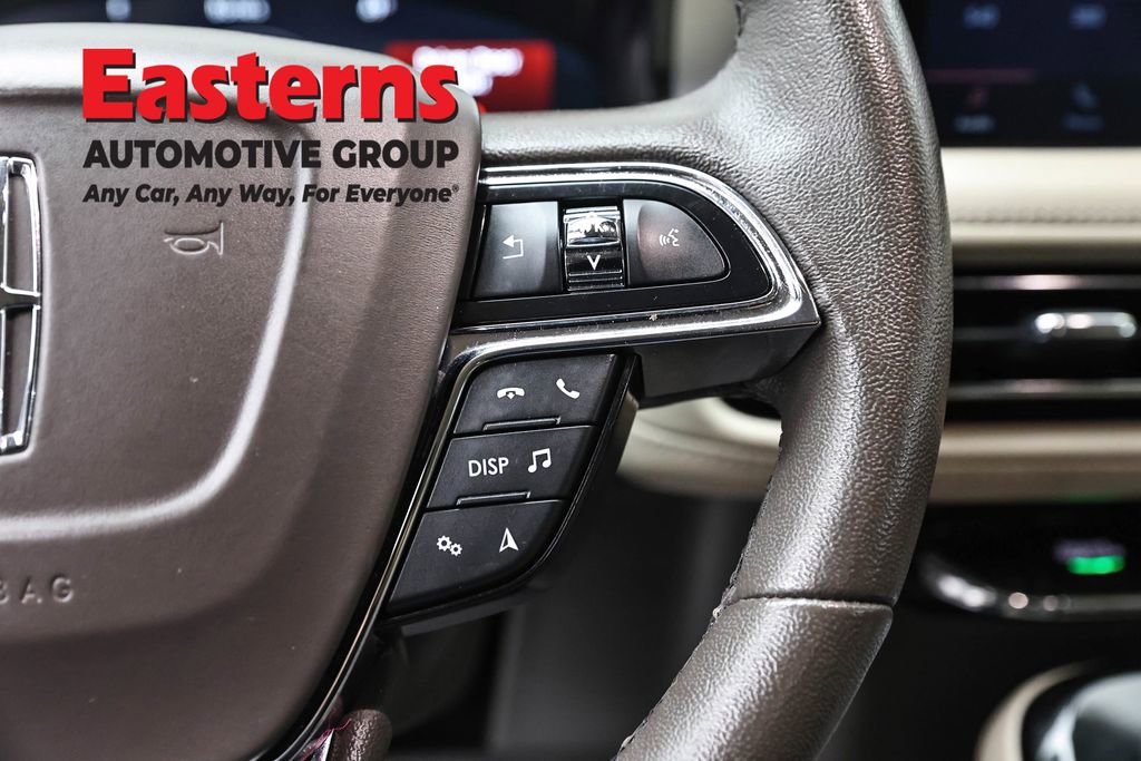 Used 2022 Lincoln Nautilus FWD w/ Premium Package image 16