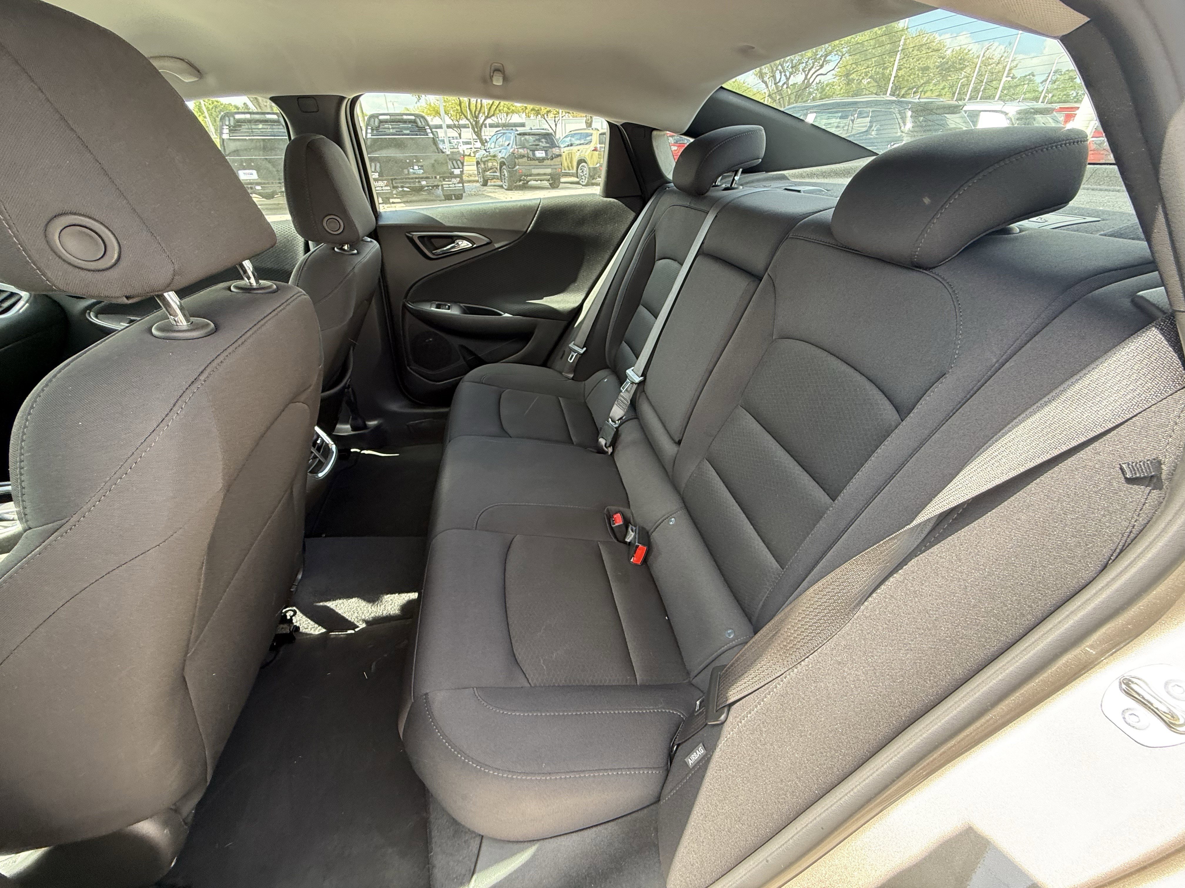 Used 2024 Chevrolet Malibu LT image 31