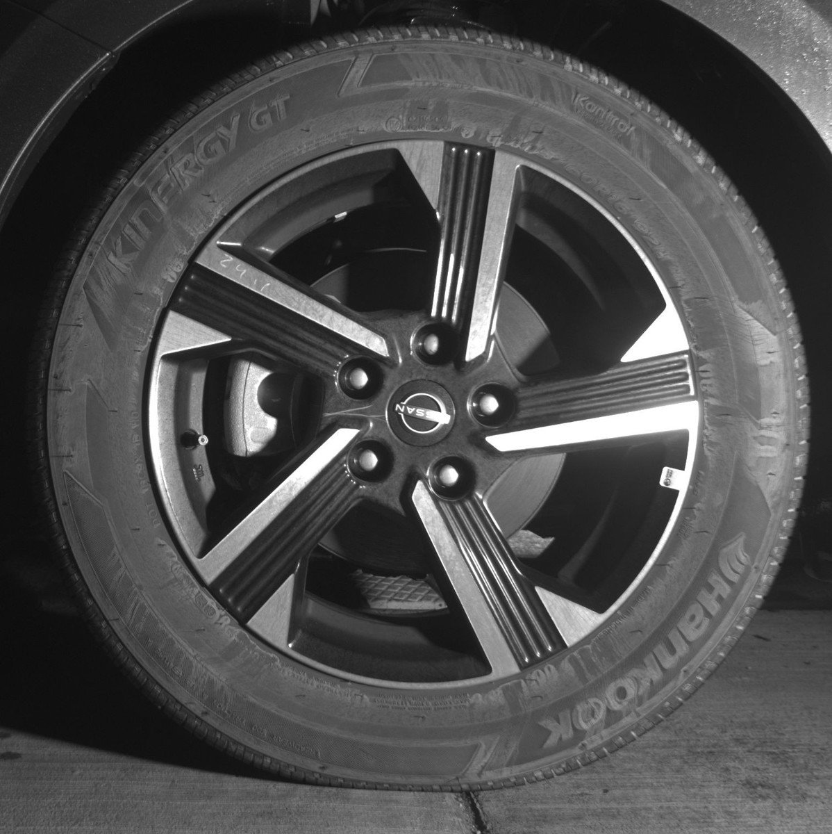 Used 2025 Nissan Sentra SV FWD image 12