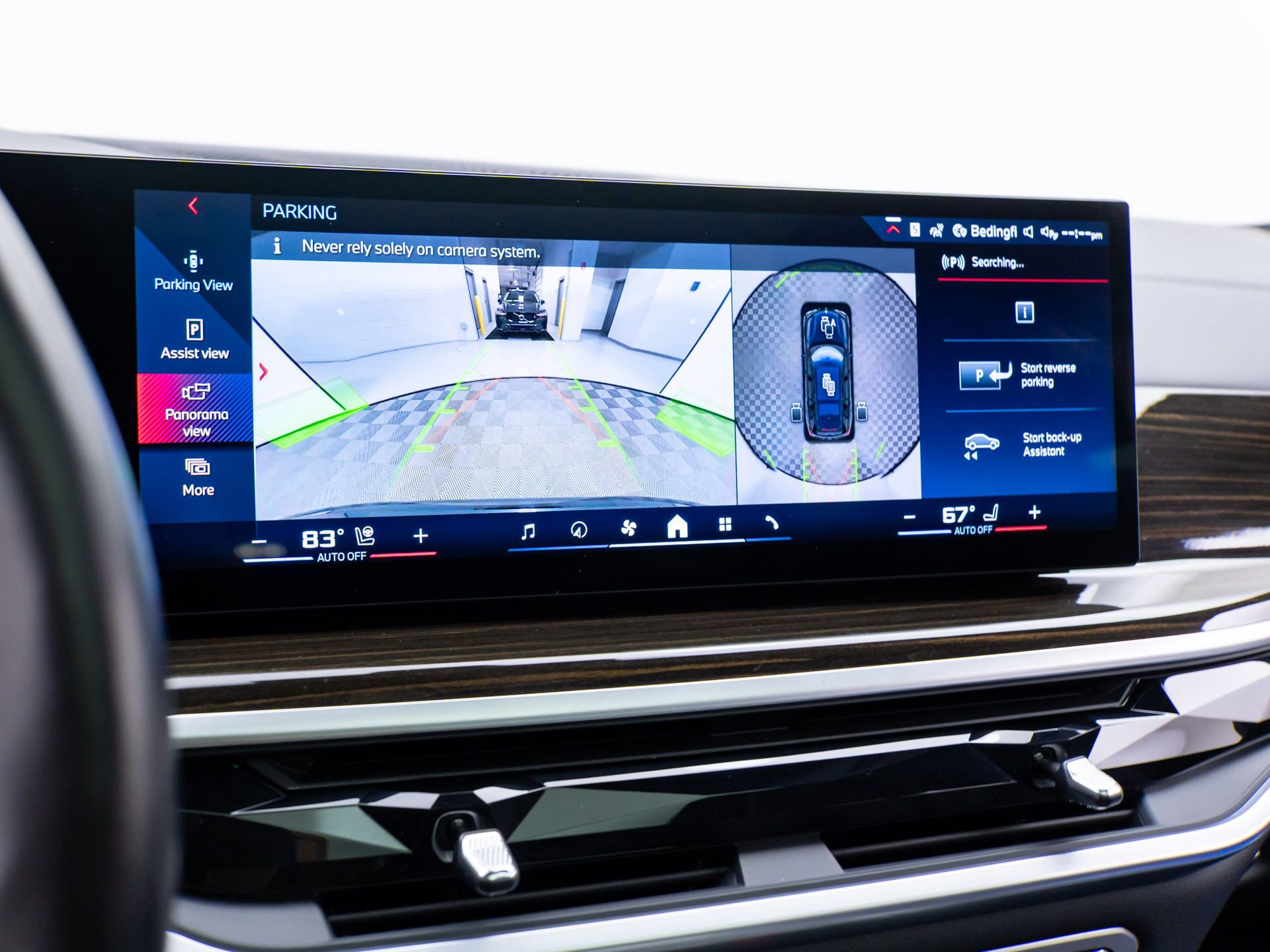 Used 2024 BMW X7 M60i w/ Executive Package image 25