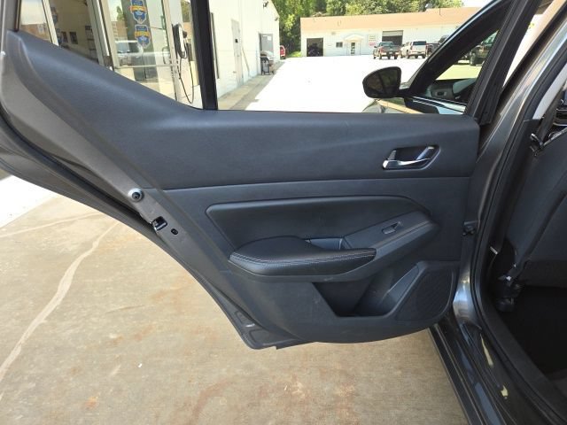 Used 2022 Nissan Altima 2.5 SV FWD image 39