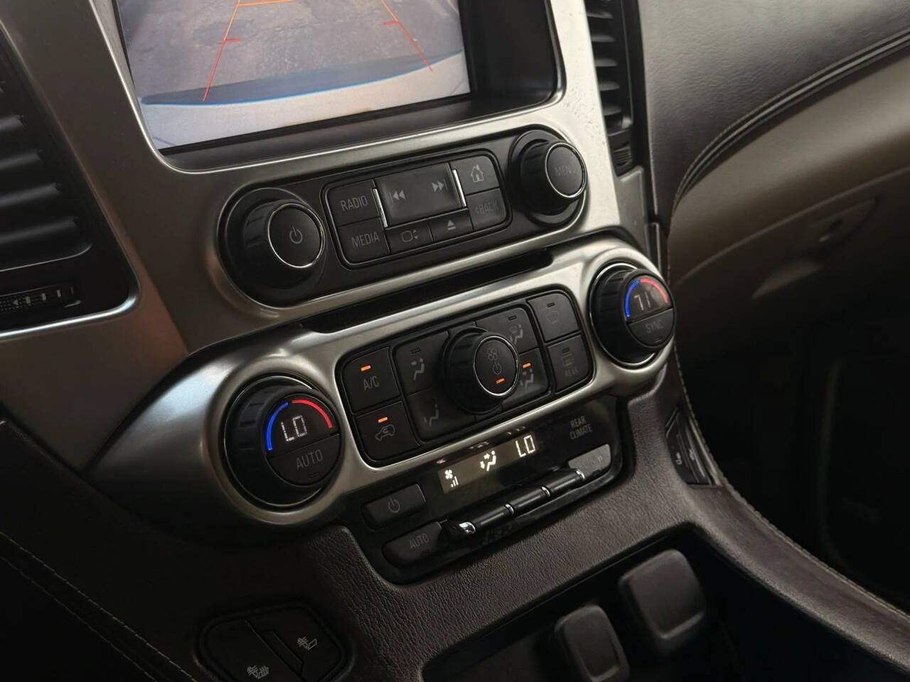Used 2015 Chevrolet Suburban LT AWD/4WD image 10