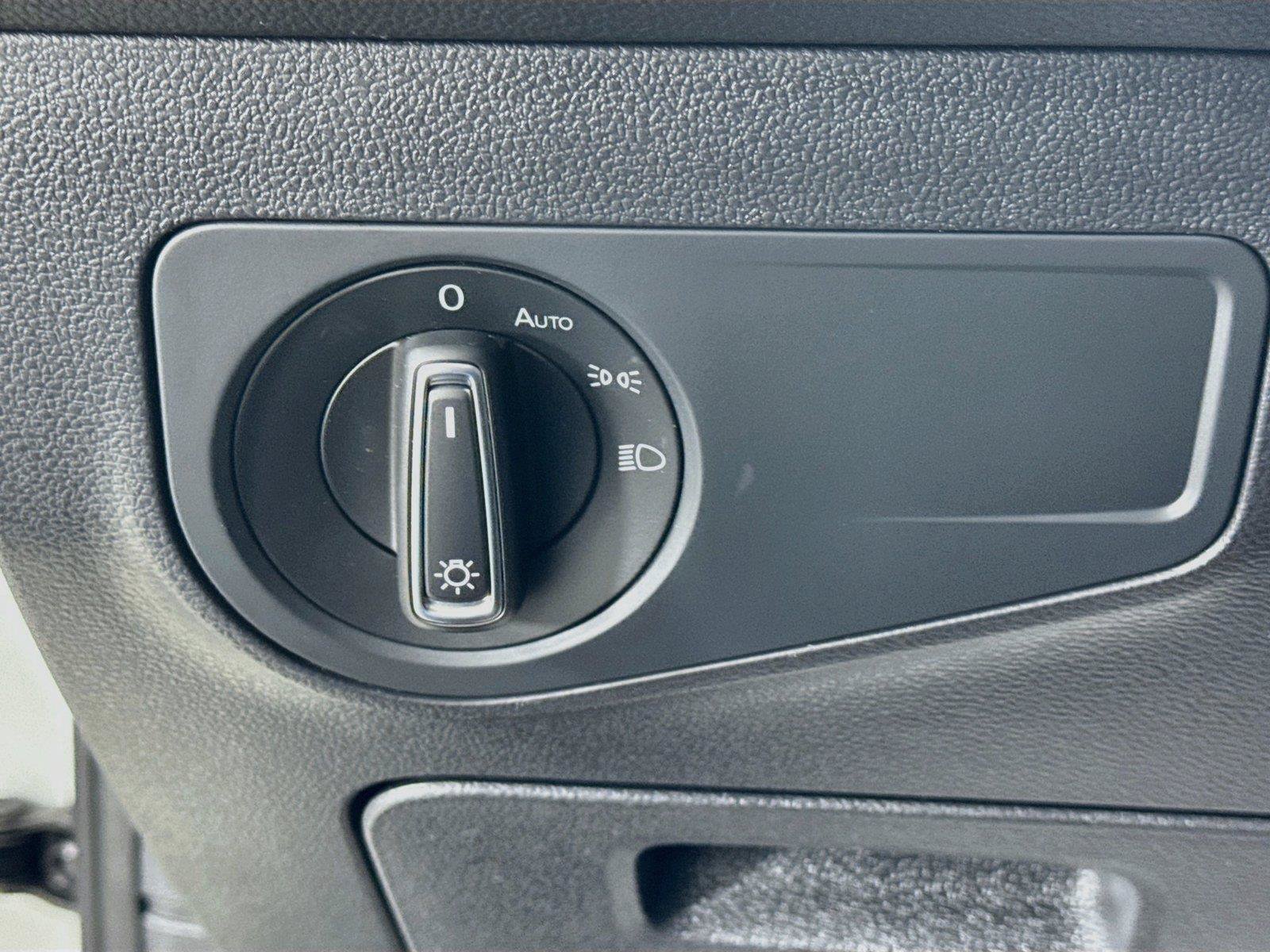 Certified 2023 Volkswagen Tiguan SE R-Line FWD image 10