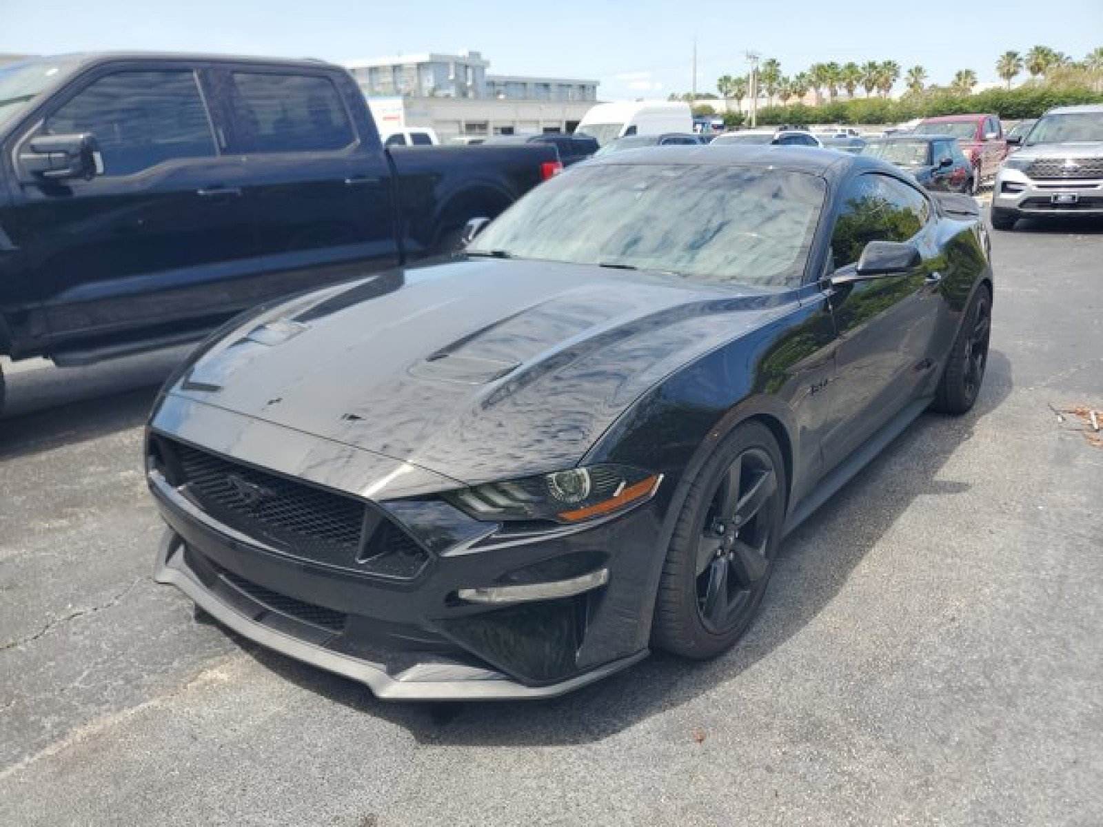 Used 2022 Ford Mustang GT Premium w/ Equipment Group 401A RWD image 2