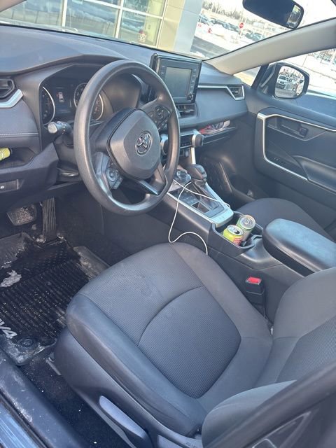 Used 2019 Toyota RAV4 LE image 10