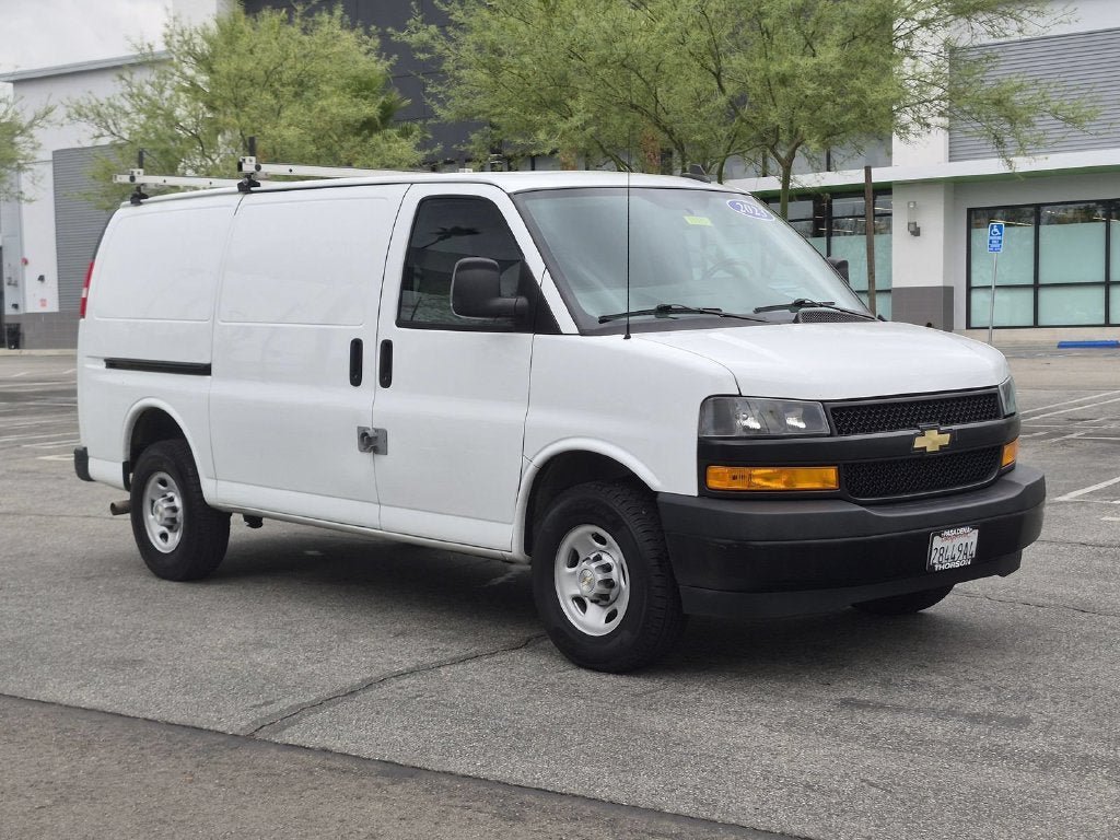 Used 2023 Chevrolet Express 2500 w/ Driver Convenience Package RWD image 4