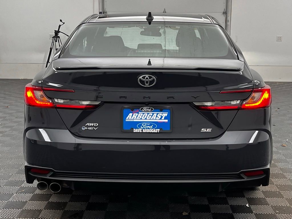 Used 2025 Toyota Camry SE image 8